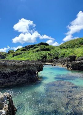 小巴里島岩